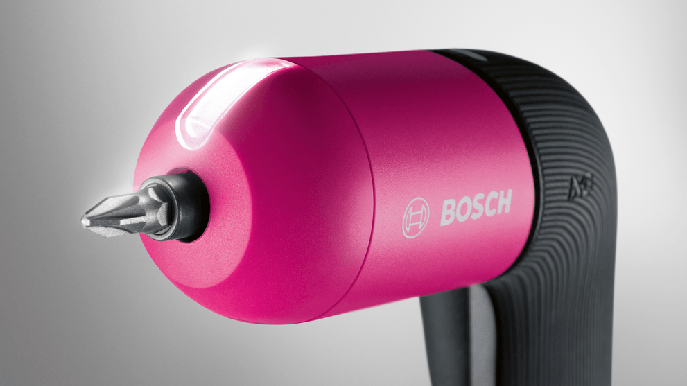 Bosch IXO Colour Edition PowerLight Concept poseduje snažnu ugrađenu LED lampicu koja obezbeđuje rasuto osvetljenje za optimalno osvetljavanje predmeta obrade u mračnim okruženjima.
